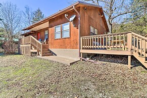 Walk to White River: Home w/ Deck in Flippin!