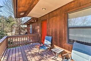 Walk to White River: Home w/ Deck in Flippin!