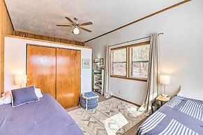 Walk to White River: Home w/ Deck in Flippin!