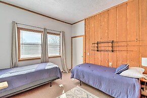 Walk to White River: Home w/ Deck in Flippin!