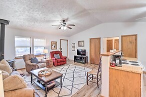 Walk to White River: Home w/ Deck in Flippin!