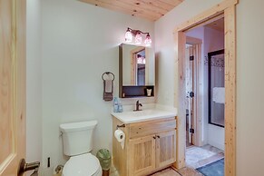 Panoramic Mountain-view Retreat w/ Hot Tub + Deck!