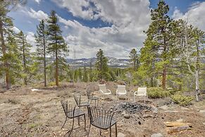 Panoramic Mountain-view Retreat w/ Hot Tub + Deck!