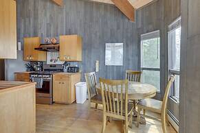 Panoramic Mountain-view Retreat w/ Hot Tub + Deck!