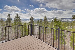 Panoramic Mountain-view Retreat w/ Hot Tub + Deck!