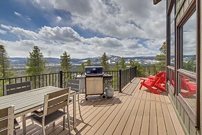 Panoramic Mountain-view Retreat w/ Hot Tub + Deck!