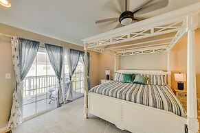 2 Mi to Beach: Townhome w/ Breezy Balcony!