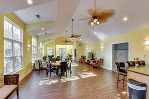 2 Mi to Beach: Townhome w/ Breezy Balcony!