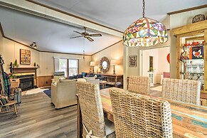 Woodland Retreat: Near Trails, Golf & Wineries!