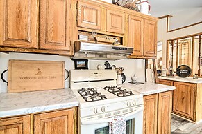 Woodland Retreat: Near Trails, Golf & Wineries!