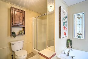 Woodland Retreat: Near Trails, Golf & Wineries!