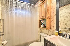 Woodland Retreat: Near Trails, Golf & Wineries!