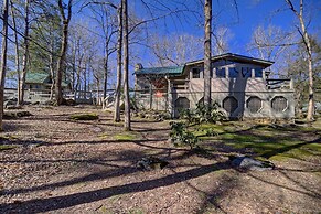 Cozy Log Cabin: 6 Mi to Great Smoky Mtns NP!