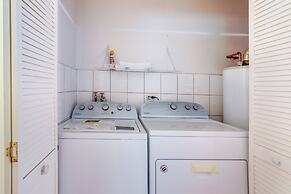 Glendale Heights Home With Office and Backyard!