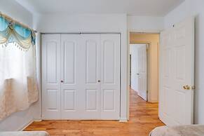 Glendale Heights Home With Office and Backyard!