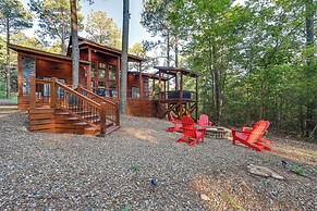 Sleek Cabin w/ Hot Tub: 11 Mi to Broken Bow Lake!