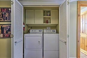 Walkable Downtown Logan Apartment w/ Rooftop Deck