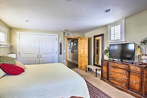 Walkable Downtown Logan Apartment w/ Rooftop Deck