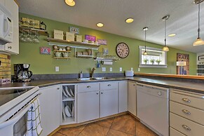 Walkable Downtown Logan Apartment w/ Rooftop Deck