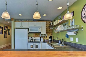 Walkable Downtown Logan Apartment w/ Rooftop Deck