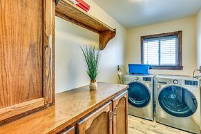 Rustic California Vacation Rental w/ Rooftop Patio