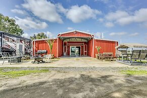 Rustic California Vacation Rental w/ Rooftop Patio