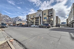 Chic & Sunny Provo Townhome w/ Rooftop Deck!