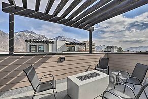 Chic & Sunny Provo Townhome w/ Rooftop Deck!