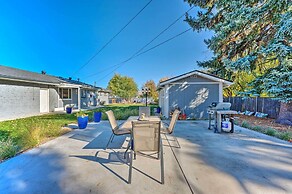 3 Mi to Olde Town Arvada: Modern Duplex w/ Patio!