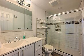 3 Mi to Olde Town Arvada: Modern Duplex w/ Patio!