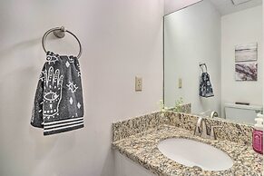 Bryan Home w/ Deck & Yard ~ 4 Mi to Texas A & M!