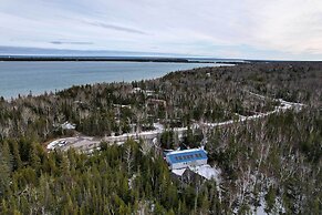 Serene Presque Isle Harbor Home on Sunrise Side!