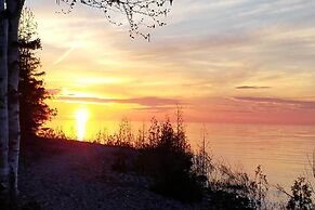 Serene Presque Isle Harbor Home on Sunrise Side!