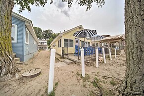 1 Mi to Presque Isle: Waterfront Lake Erie Cottage