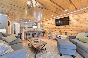 Lovely Elmira Cabin w/ Deck, 18 Mi to Gaylord