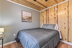 Lovely Elmira Cabin w/ Deck, 18 Mi to Gaylord