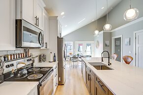 Hot Tub & Fire Pit: Chic Asheville Oasis