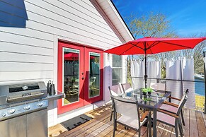 Hot Tub & Fire Pit: Chic Asheville Oasis