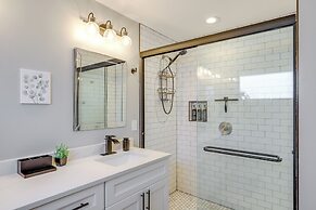 Hot Tub & Fire Pit: Chic Asheville Oasis