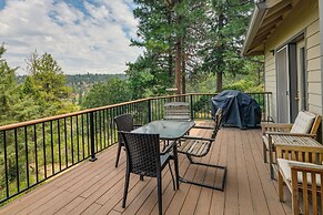 Resort-style Klamath Falls Home, Golf Course View!