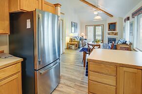 Resort-style Klamath Falls Home, Golf Course View!