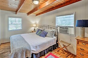 Riverfront Deck + Fire Pit: Hot Springs Retreat!