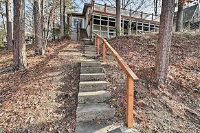 Riverfront Deck + Fire Pit: Hot Springs Retreat!