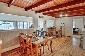 Riverfront Deck + Fire Pit: Hot Springs Retreat!