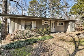 Riverfront Deck + Fire Pit: Hot Springs Retreat!