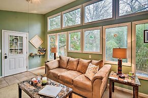 Appalachian Mtn Retreat: 4 Mi to Grovewood Village