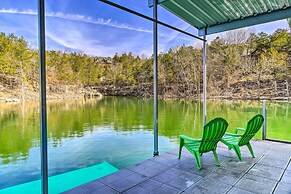 Cabin Retreat on Table Rock Lake w/ Fire Pit!