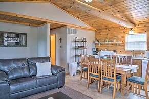 Cabin Retreat on Table Rock Lake w/ Fire Pit!