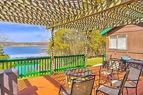 Cabin Retreat on Table Rock Lake w/ Fire Pit!