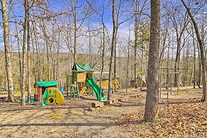Cabin Retreat on Table Rock Lake w/ Fire Pit!